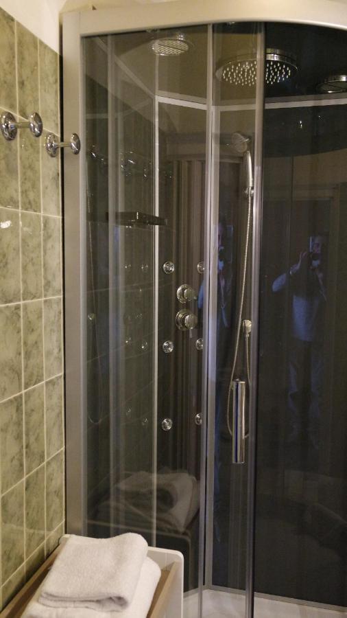Hotel Le Colibri エクスレバン エクステリア 写真