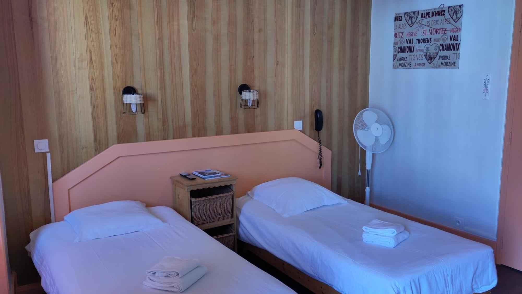 Hotel Le Colibri エクスレバン エクステリア 写真