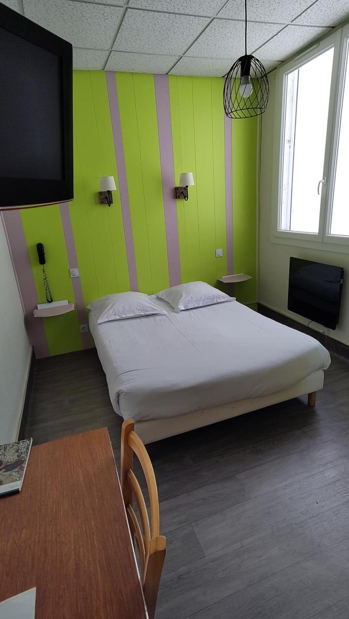 Hotel Le Colibri エクスレバン エクステリア 写真
