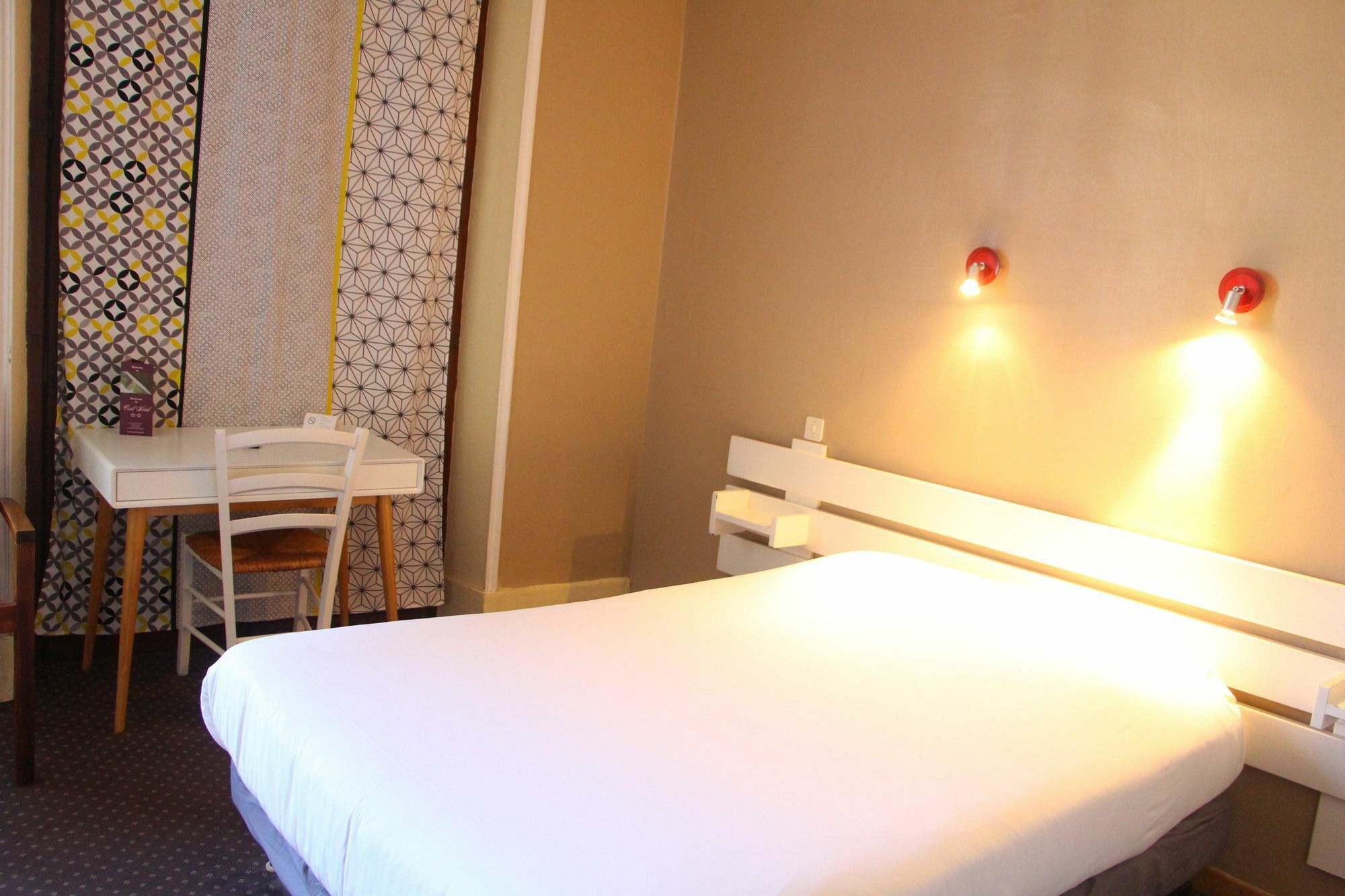 Hotel Le Colibri エクスレバン エクステリア 写真