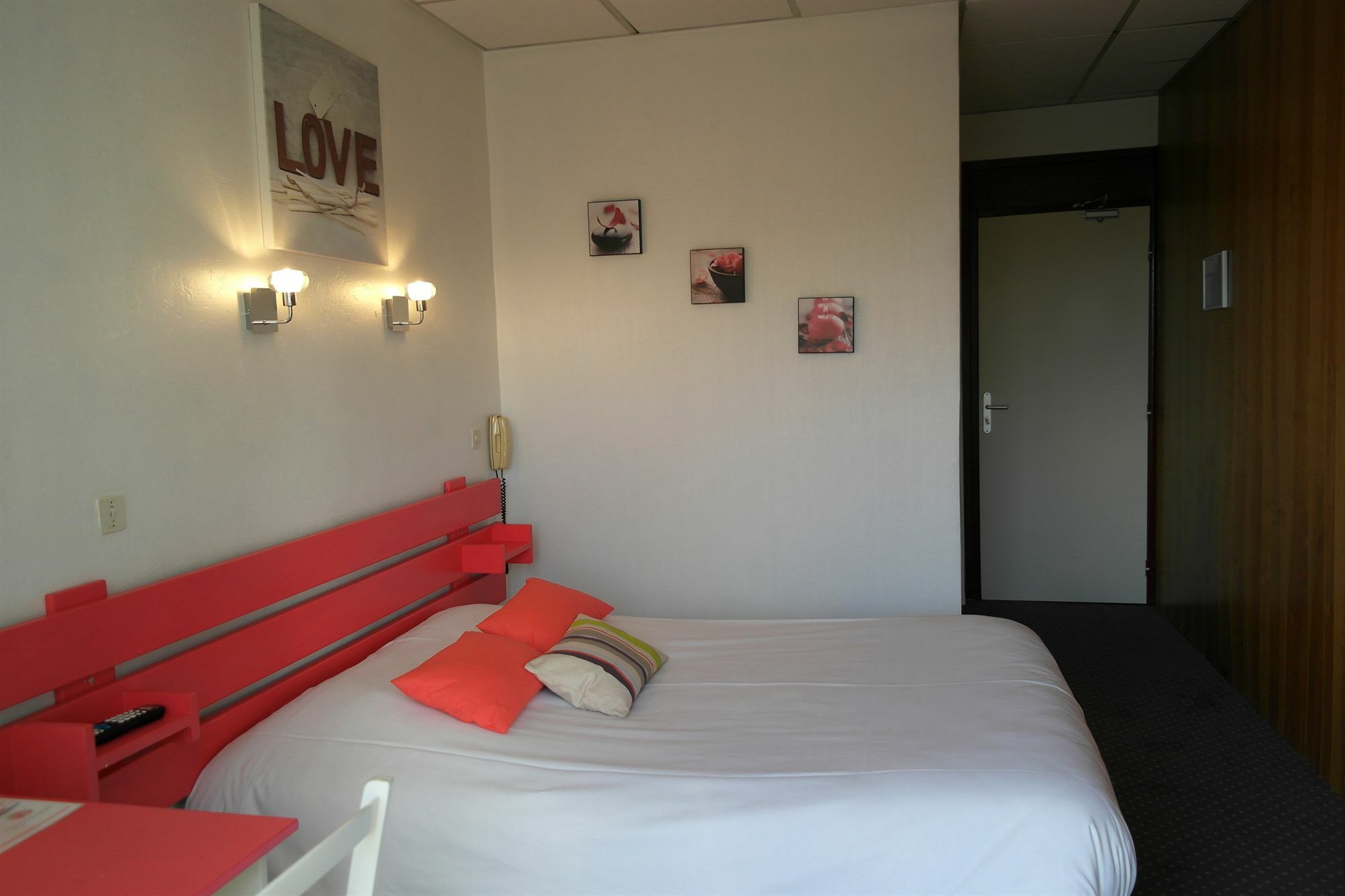 Hotel Le Colibri エクスレバン エクステリア 写真